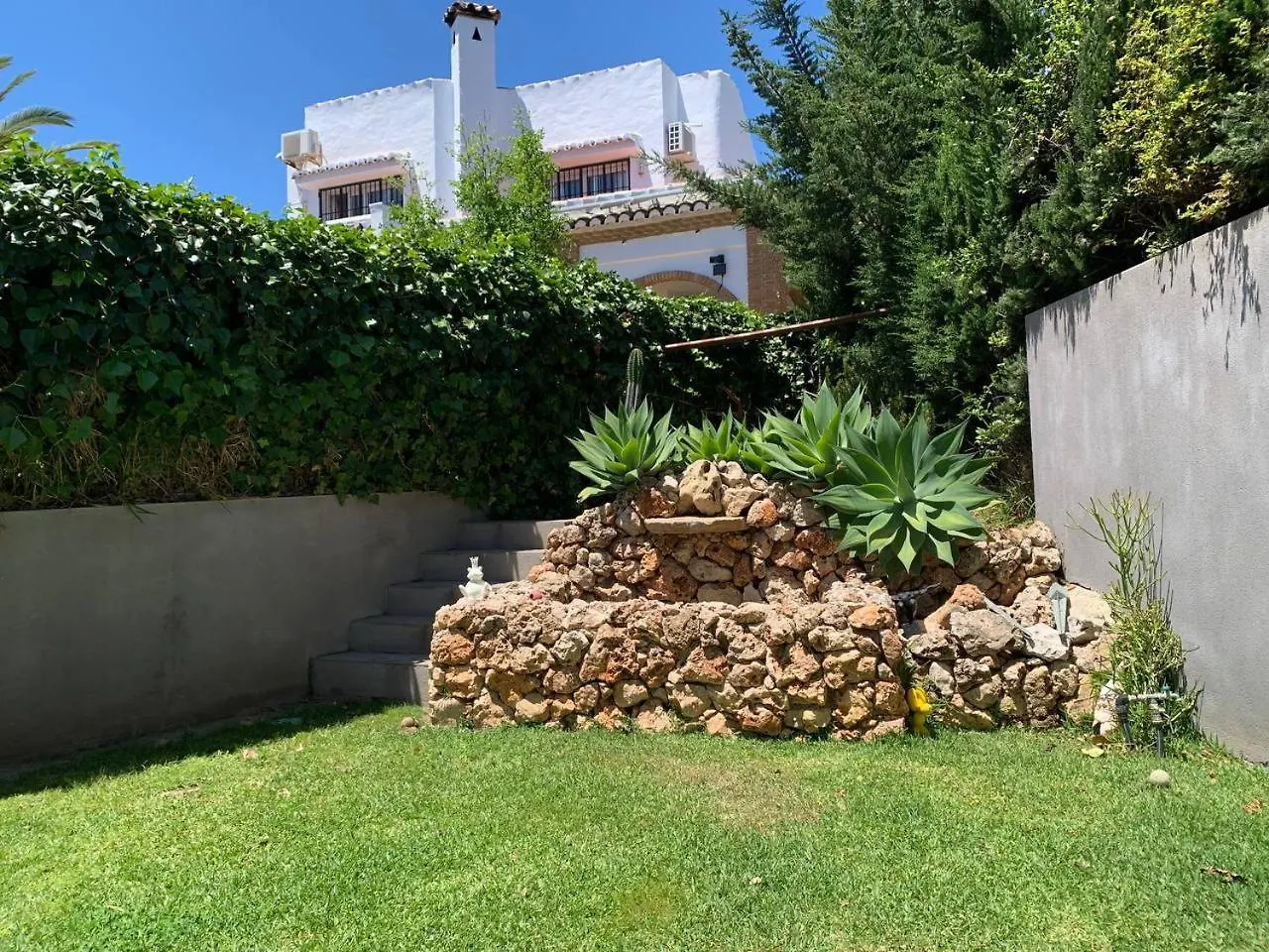 בית נופש מיחאס קוסטה Villa Serena Near The Beach